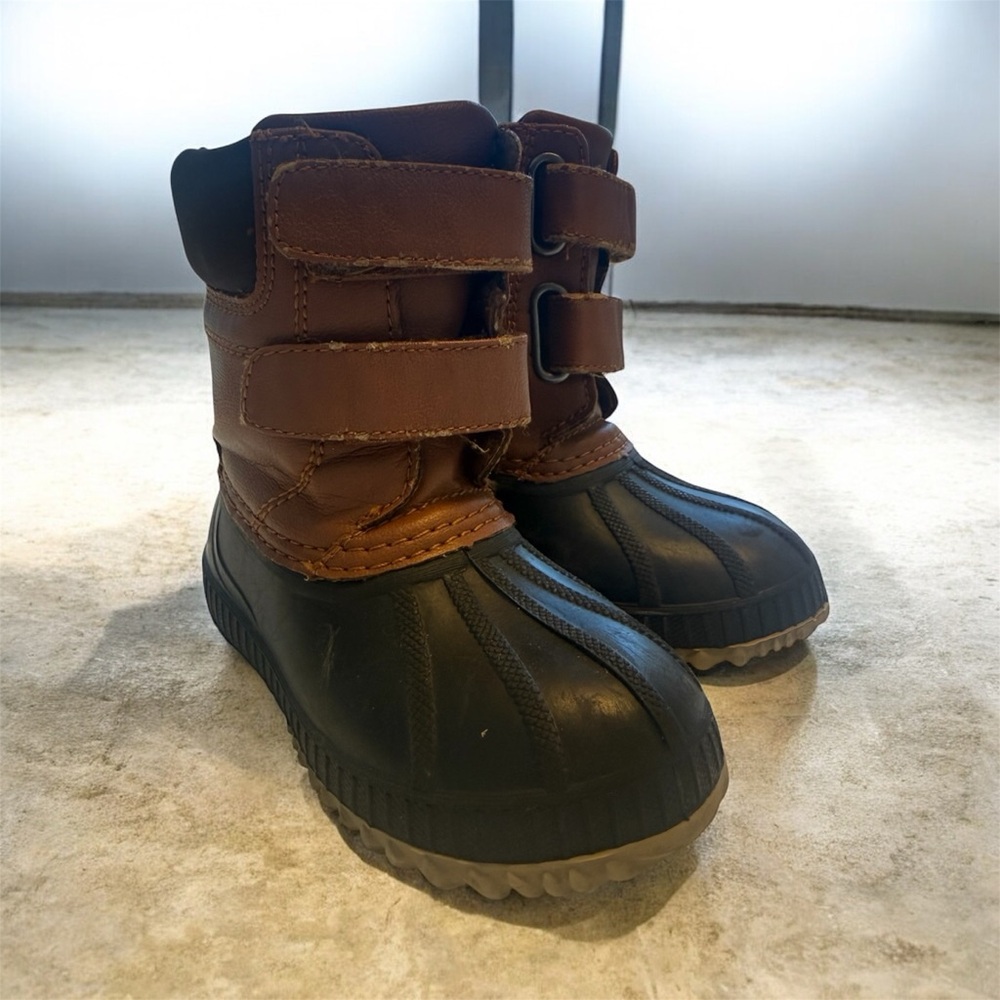 GAP Kids Brown and Black Snow Boots